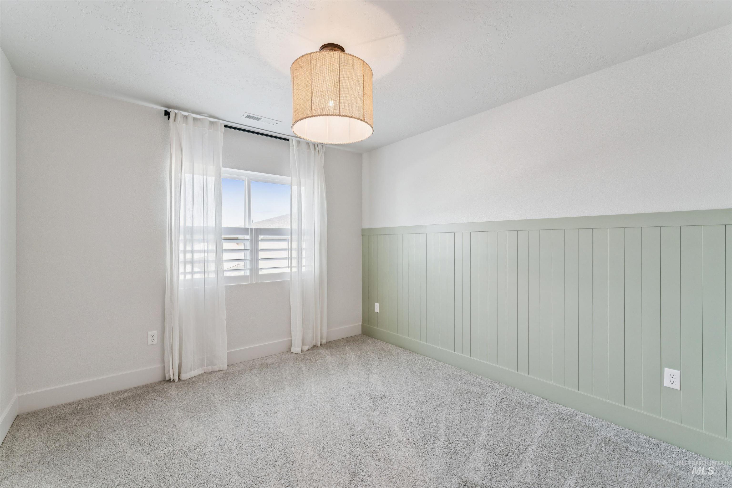 305 E Cusick Street, Meridian, Idaho 83642, 5 Bedrooms, 3 Bathrooms, Residential For Sale, Price $679,000, 98970420