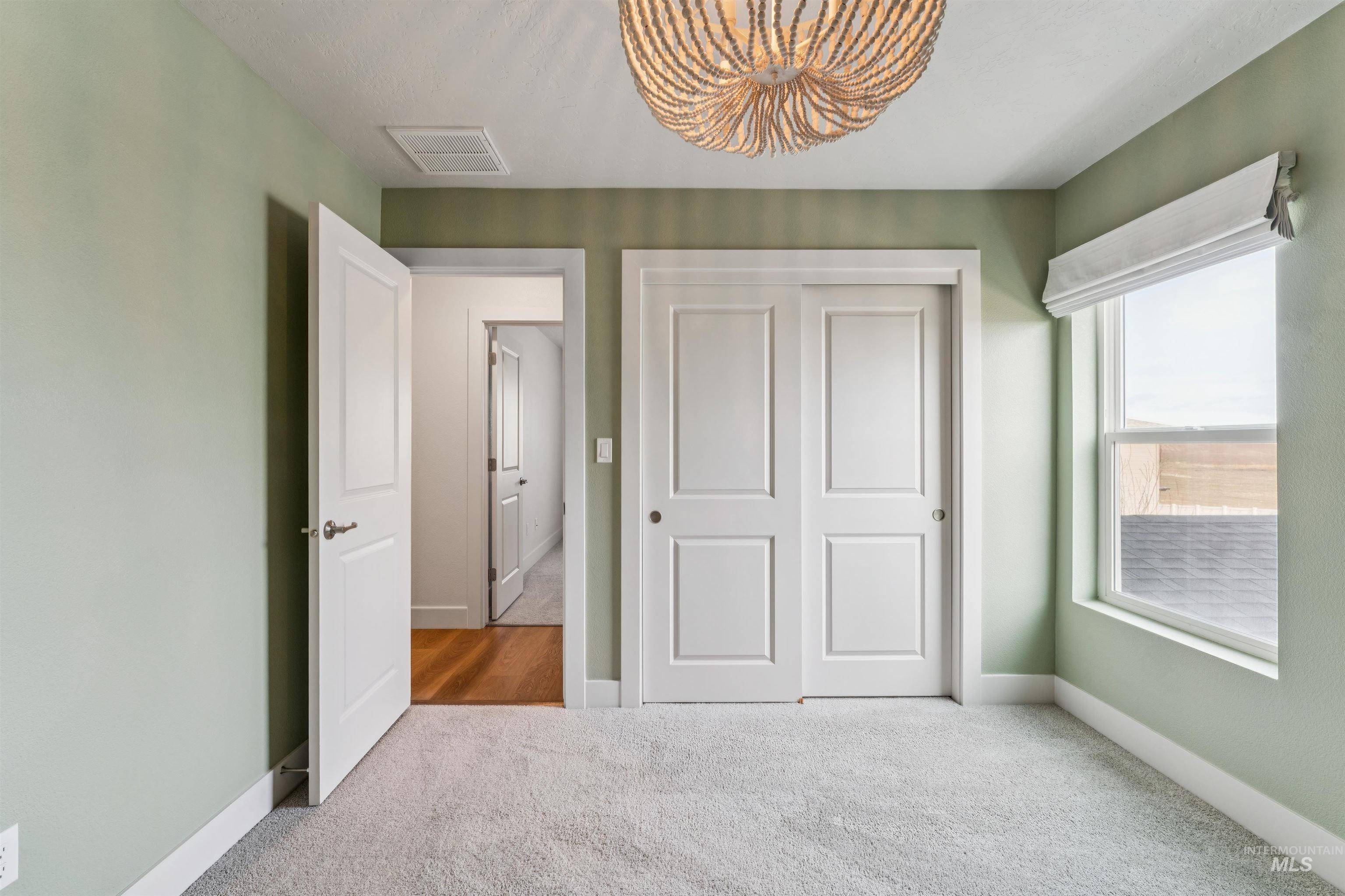 305 E Cusick Street, Meridian, Idaho 83642, 5 Bedrooms, 3 Bathrooms, Residential For Sale, Price $679,000, 98970420