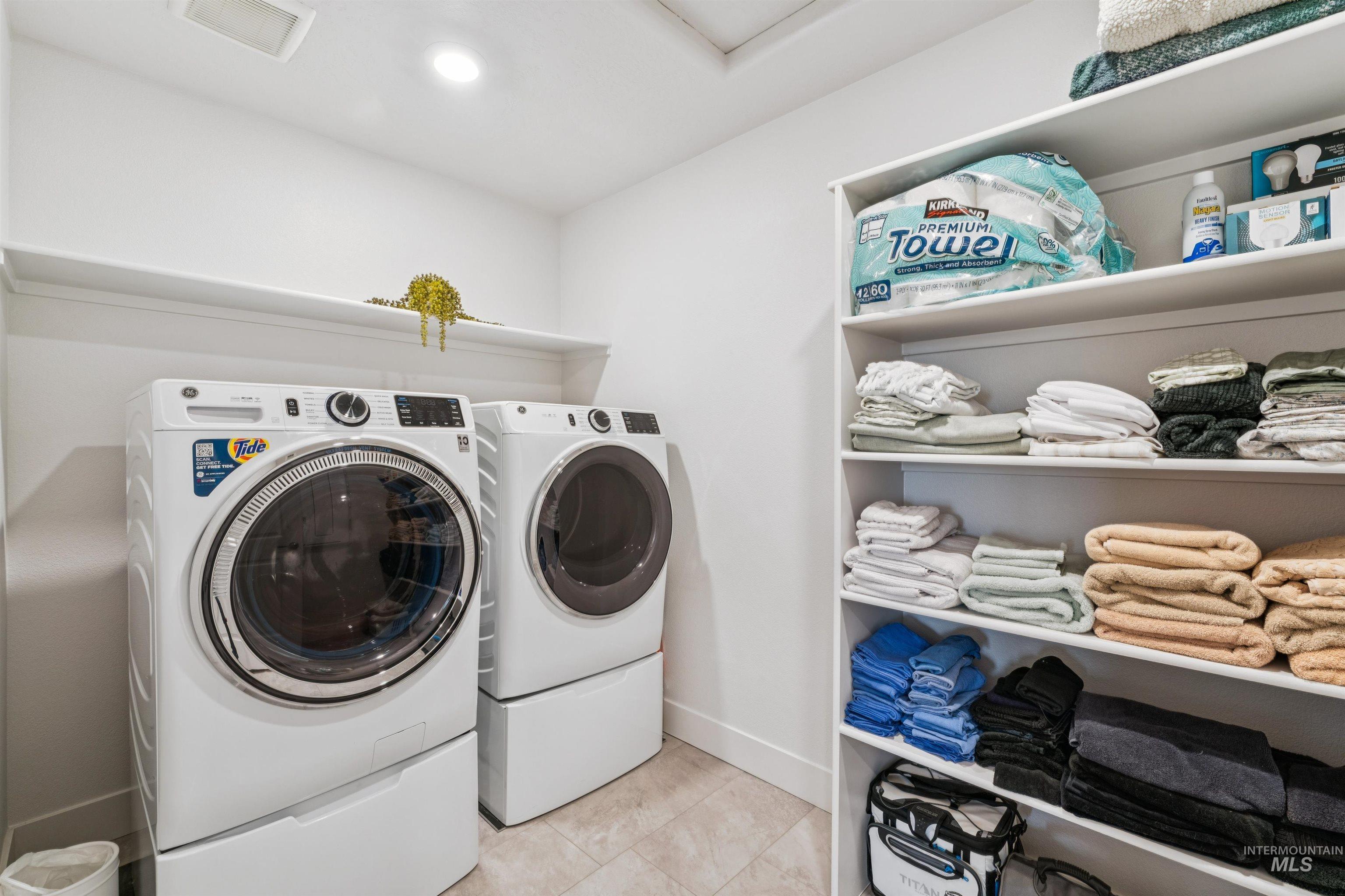 305 E Cusick Street, Meridian, Idaho 83642, 5 Bedrooms, 3 Bathrooms, Residential For Sale, Price $679,000, 98970420