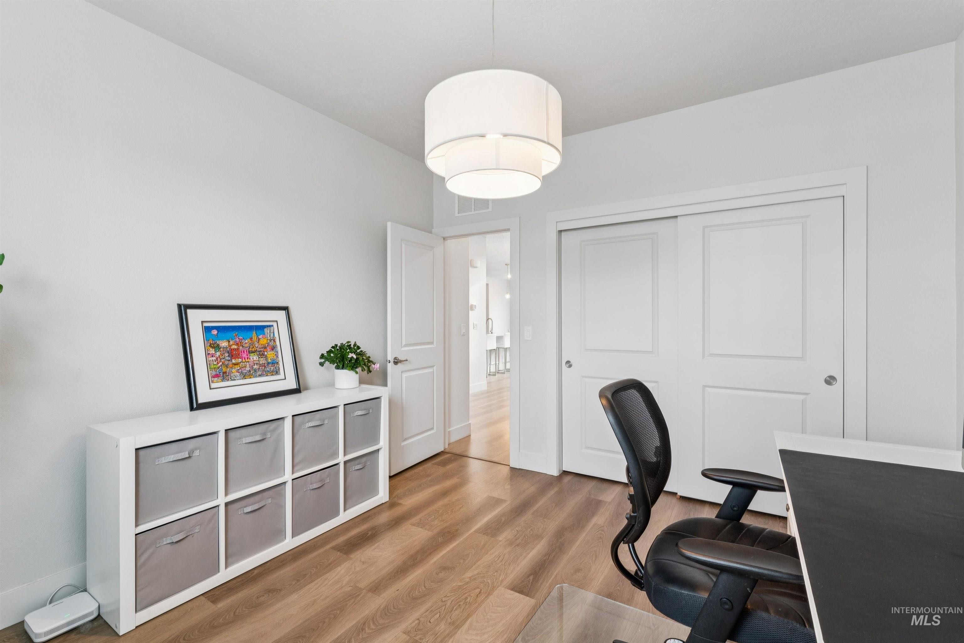 305 E Cusick Street, Meridian, Idaho 83642, 5 Bedrooms, 3 Bathrooms, Residential For Sale, Price $679,000, 98970420