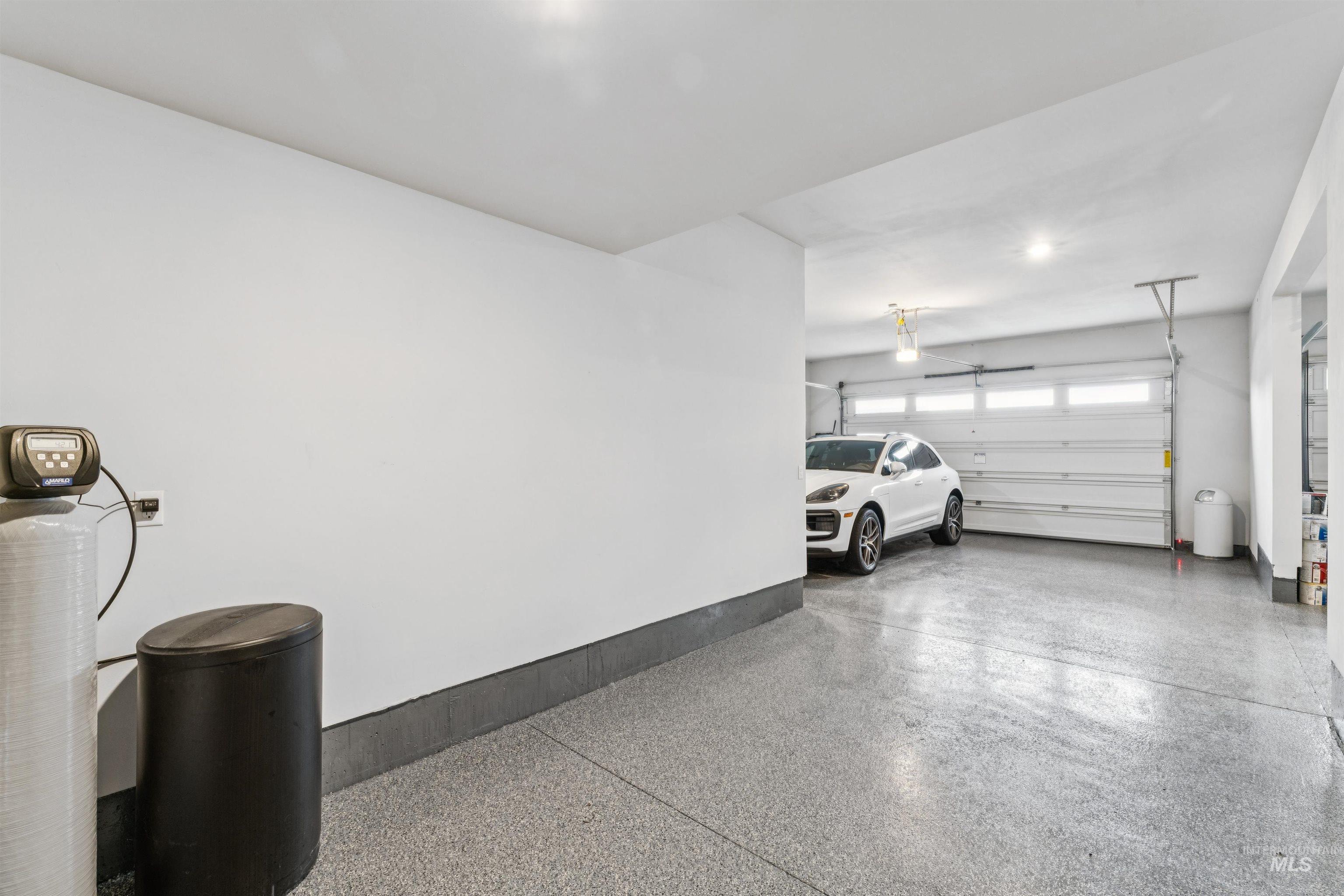 305 E Cusick Street, Meridian, Idaho 83642, 5 Bedrooms, 3 Bathrooms, Residential For Sale, Price $679,000, 98970420