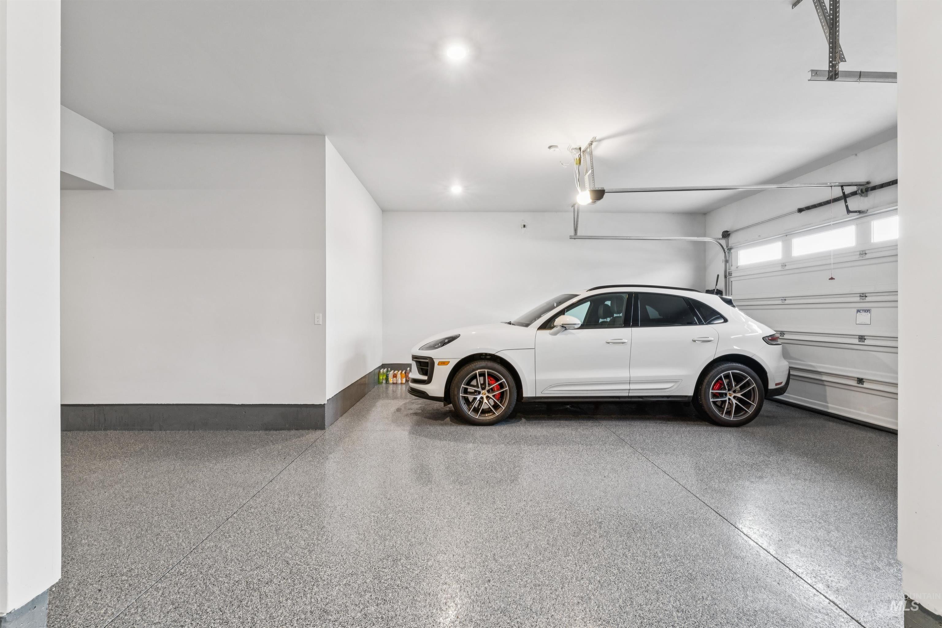 305 E Cusick Street, Meridian, Idaho 83642, 5 Bedrooms, 3 Bathrooms, Residential For Sale, Price $679,000, 98970420