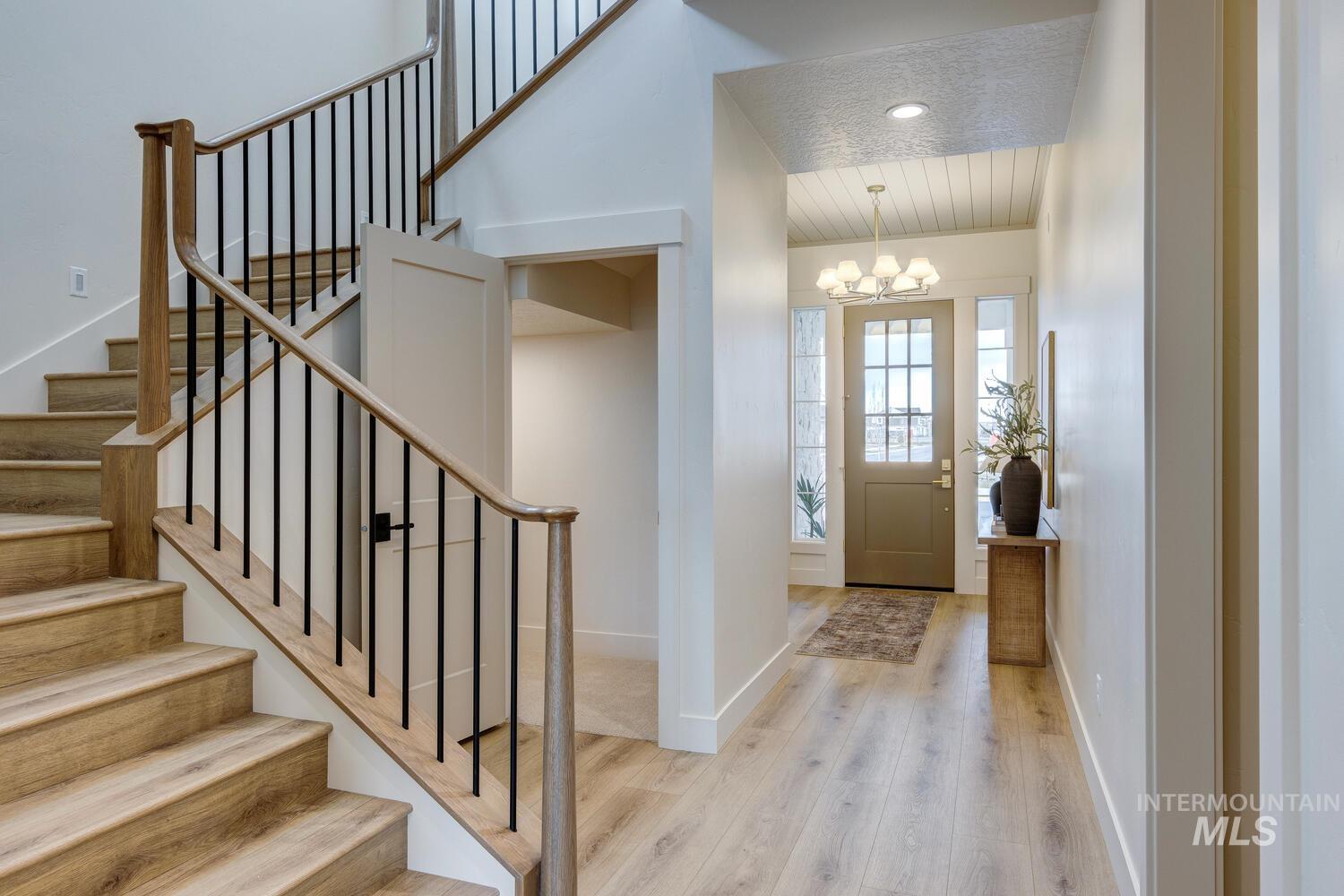 7333 Feather Edge, Eagle, Idaho 83616, 4 Bedrooms, 4 Bathrooms, Residential For Sale, Price $1,200,000, 98970421