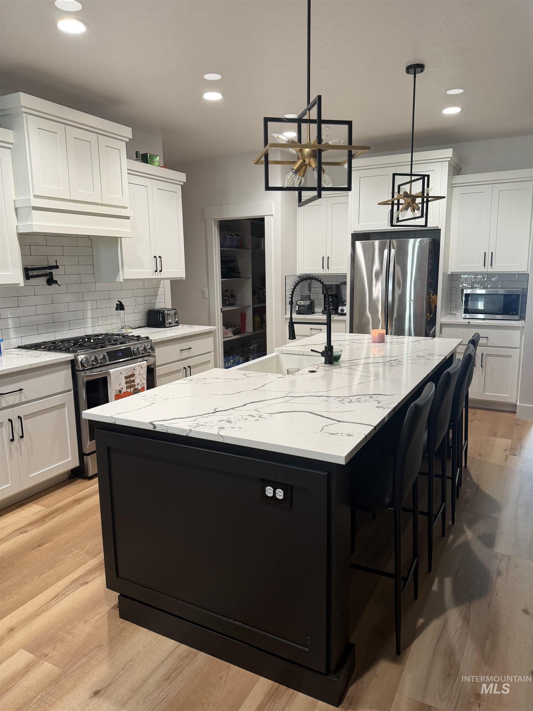 11260 White River St, Caldwell, Idaho 83605, 4 Bedrooms, 3 Bathrooms, Residential For Sale, Price $560,000, 98970427