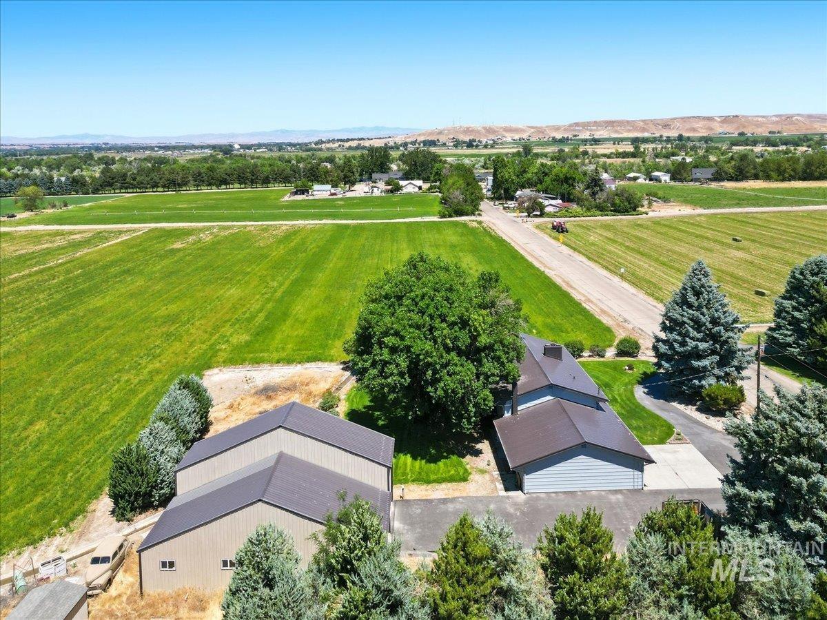 8087 N Pennsylvania Ave, Fruitland, Idaho 83619-3569, 4 Bedrooms, 2 Bathrooms, Residential For Sale, Price $647,000,MLS 98970431