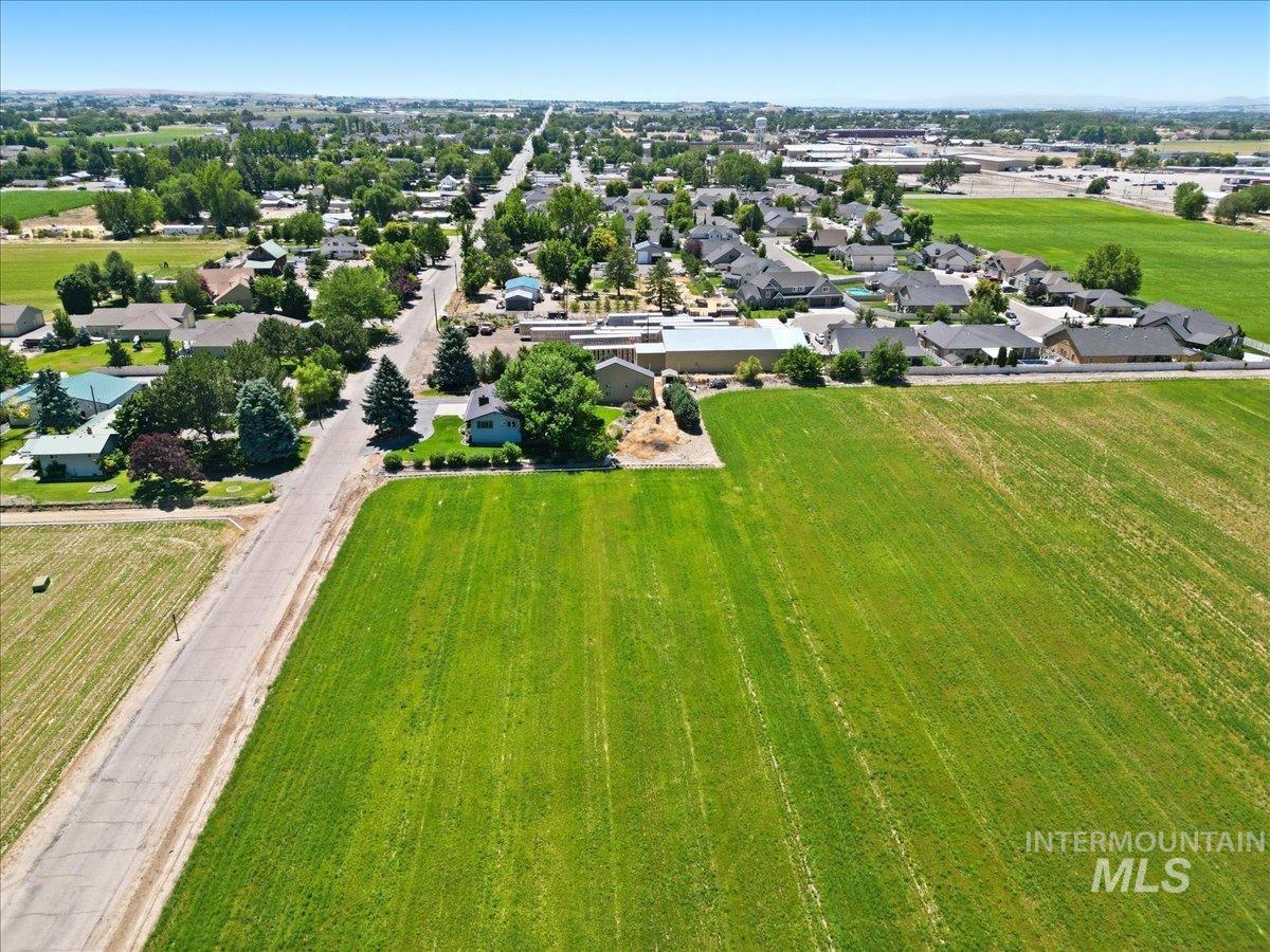 8087 N Pennsylvania Ave, Fruitland, Idaho 83619-3569, 4 Bedrooms, 2 Bathrooms, Residential For Sale, Price $647,000,MLS 98970431
