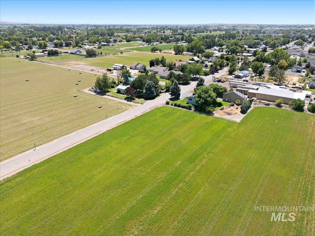 8087 N Pennsylvania Ave, Fruitland, Idaho 83619-3569, 4 Bedrooms, 2 Bathrooms, Residential For Sale, Price $647,000,MLS 98970431