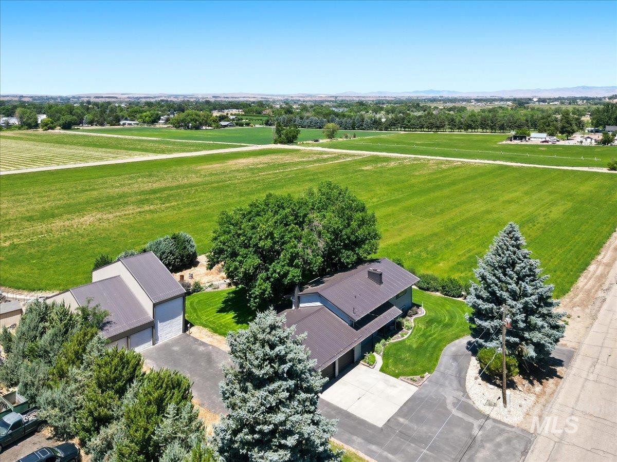 8087 N Pennsylvania Ave, Fruitland, Idaho 83619-3569, 4 Bedrooms, 2 Bathrooms, Residential For Sale, Price $647,000,MLS 98970431