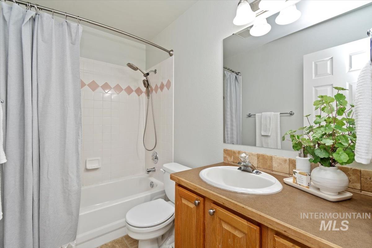 11835 W Dallan Dr, Boise, Idaho 83713, 4 Bedrooms, 3 Bathrooms, Residential For Sale, Price $530,000, 98970434