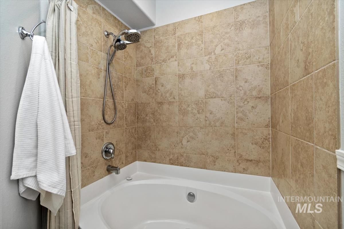 11835 W Dallan Dr, Boise, Idaho 83713, 4 Bedrooms, 3 Bathrooms, Residential For Sale, Price $530,000, 98970434