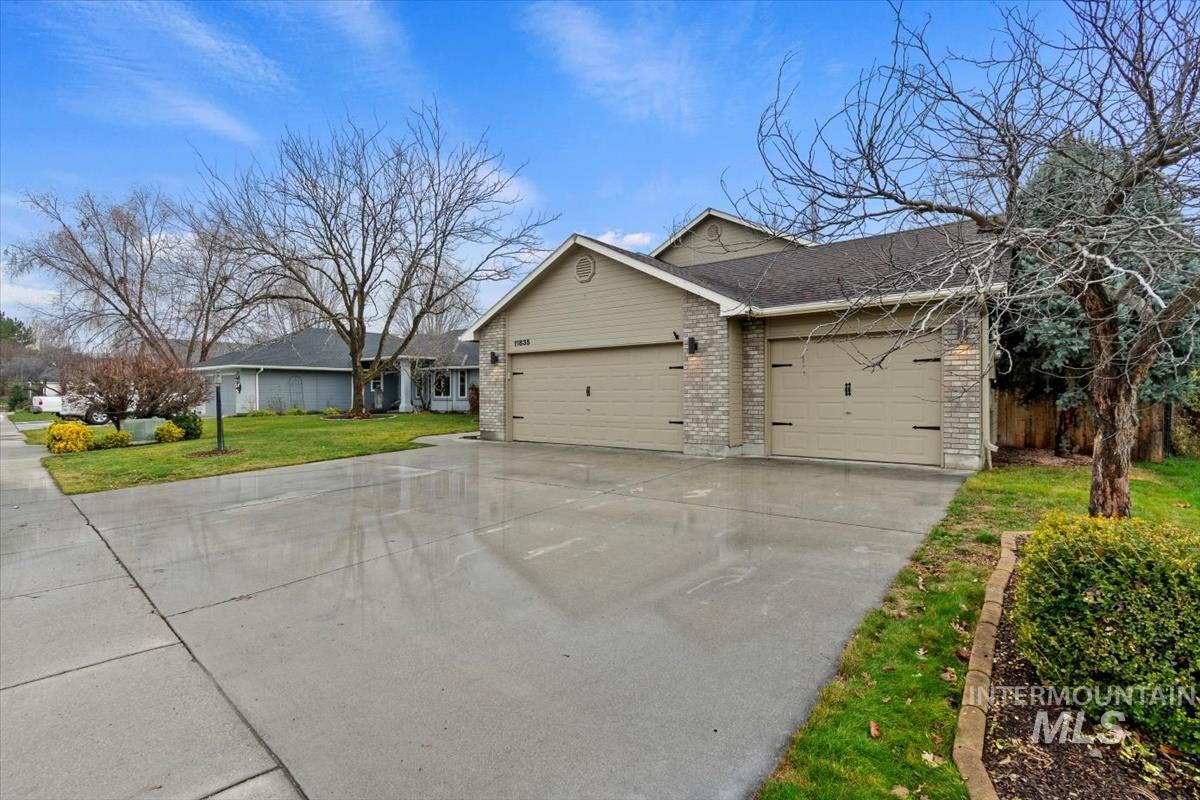 11835 W Dallan Dr, Boise, Idaho 83713, 4 Bedrooms, 3 Bathrooms, Residential For Sale, Price $530,000, 98970434