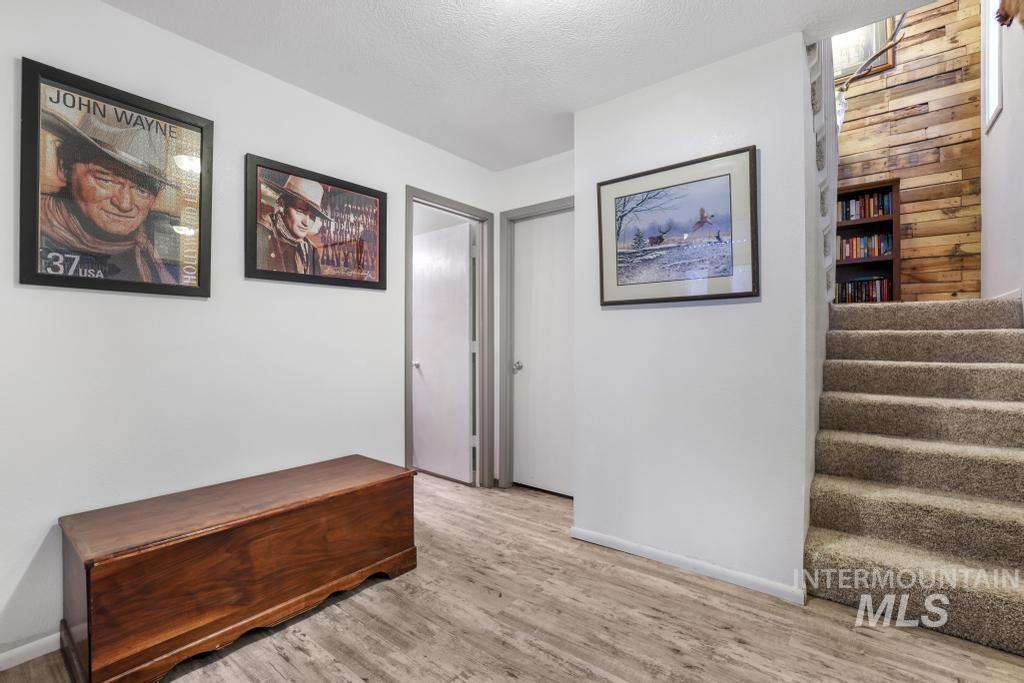 808 Rimview Ln E, Twin Falls, Idaho 83301-3604, 3 Bedrooms, 2.5 Bathrooms, Residential For Sale, Price $460,000, 98970435