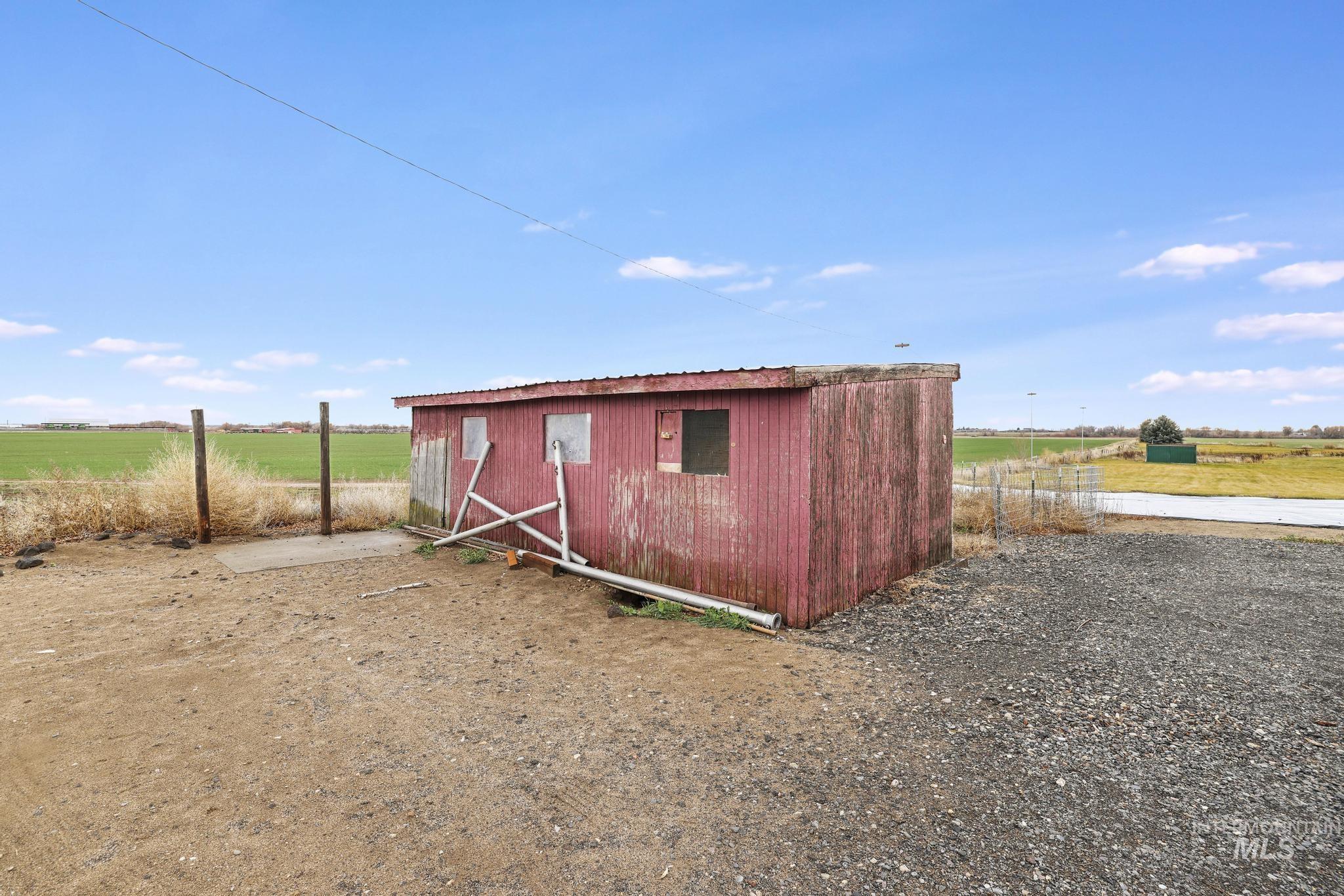 2251 E 1775 S, Gooding, Idaho 83330-6157, 5 Bedrooms, 3.5 Bathrooms, Residential For Sale, Price $585,000, 98970437