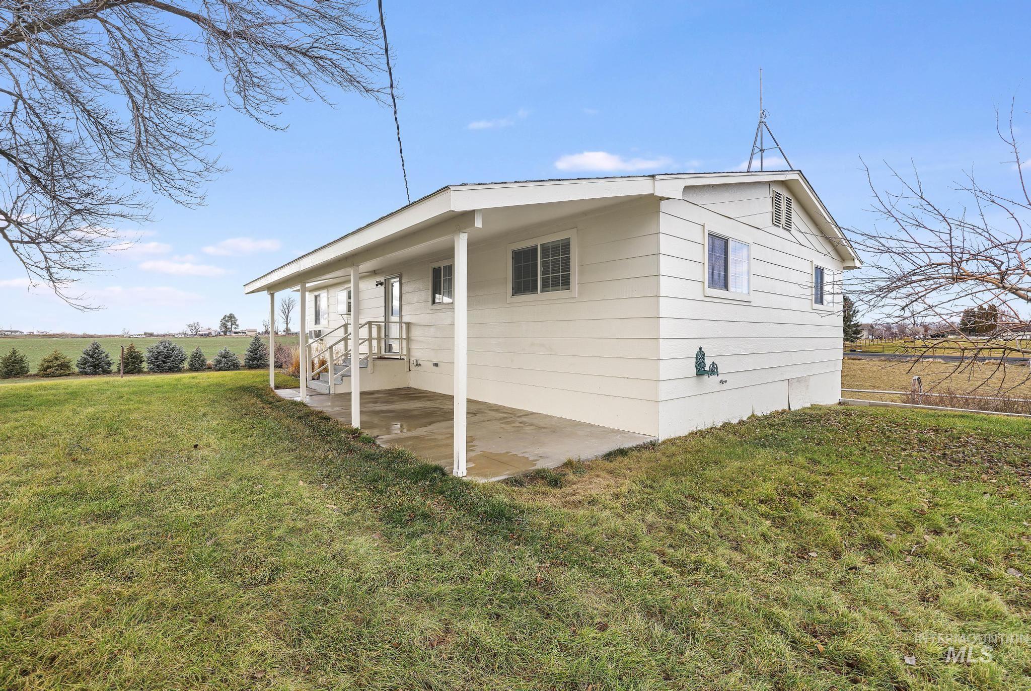 2251 E 1775 S, Gooding, Idaho 83330-6157, 5 Bedrooms, 3.5 Bathrooms, Residential For Sale, Price $585,000, 98970437