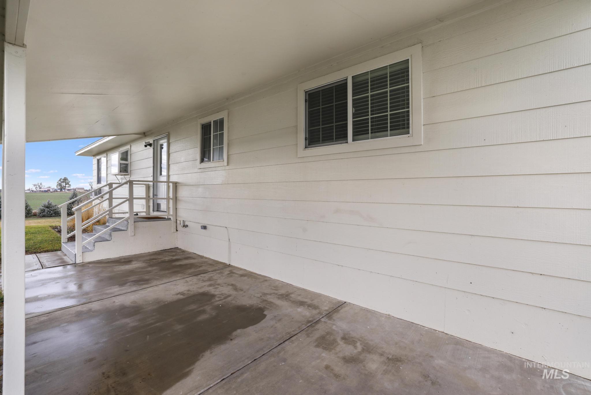 2251 E 1775 S, Gooding, Idaho 83330-6157, 5 Bedrooms, 3.5 Bathrooms, Residential For Sale, Price $585,000, 98970437