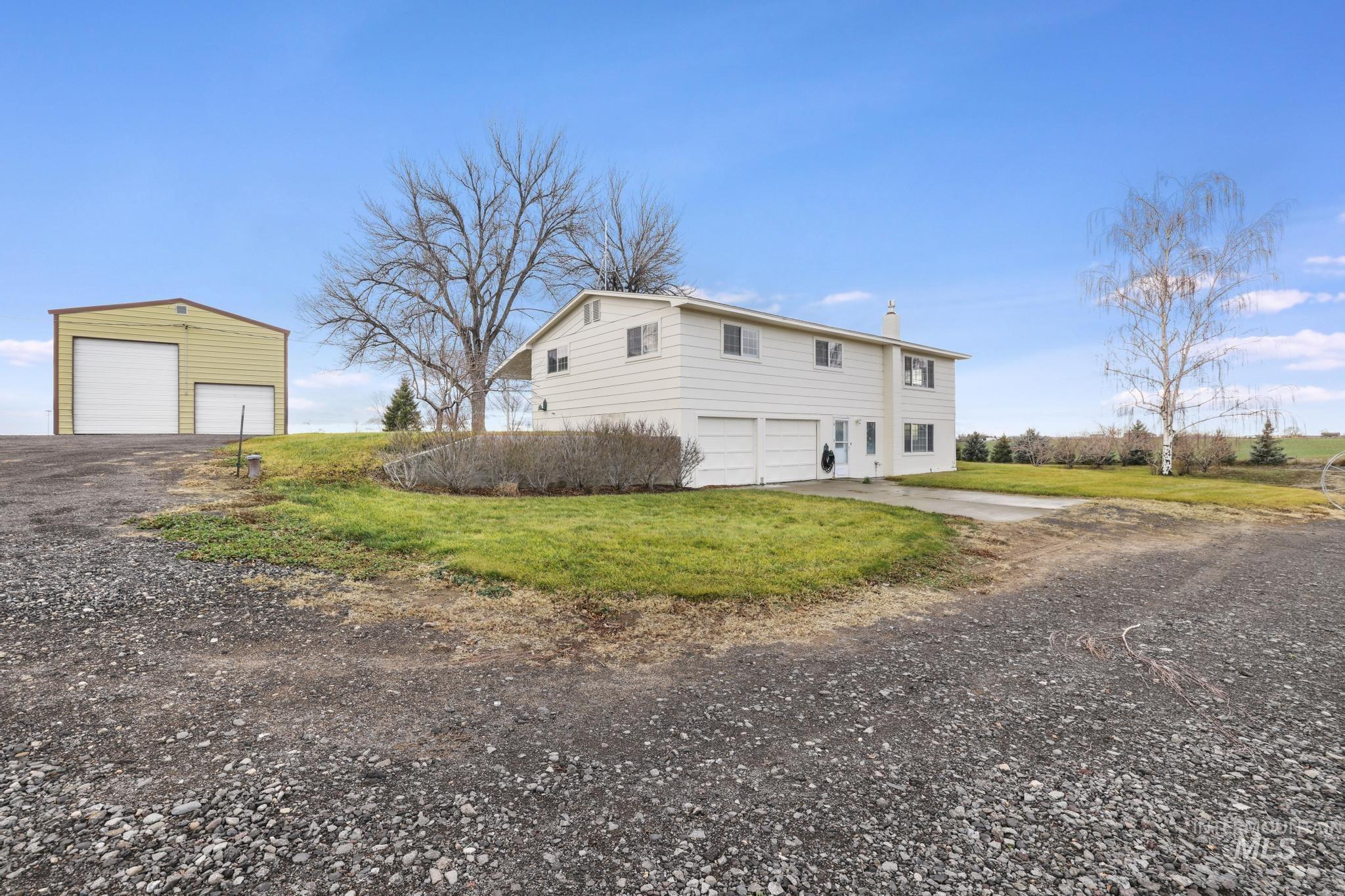 2251 E 1775 S, Gooding, Idaho 83330-6157, 5 Bedrooms, 3.5 Bathrooms, Residential For Sale, Price $585,000, 98970437