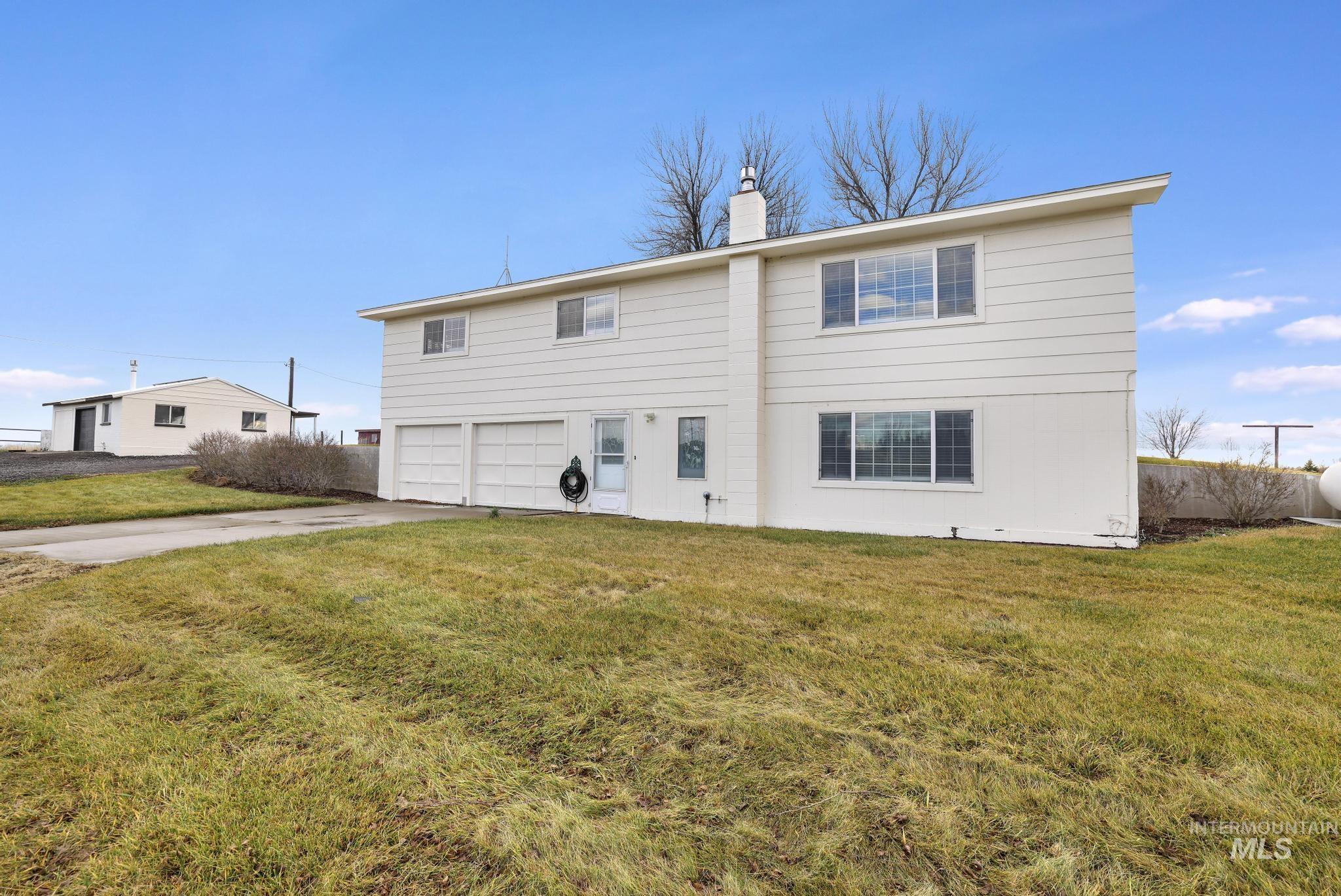 2251 E 1775 S, Gooding, Idaho 83330-6157, 5 Bedrooms, 3.5 Bathrooms, Residential For Sale, Price $585,000, 98970437