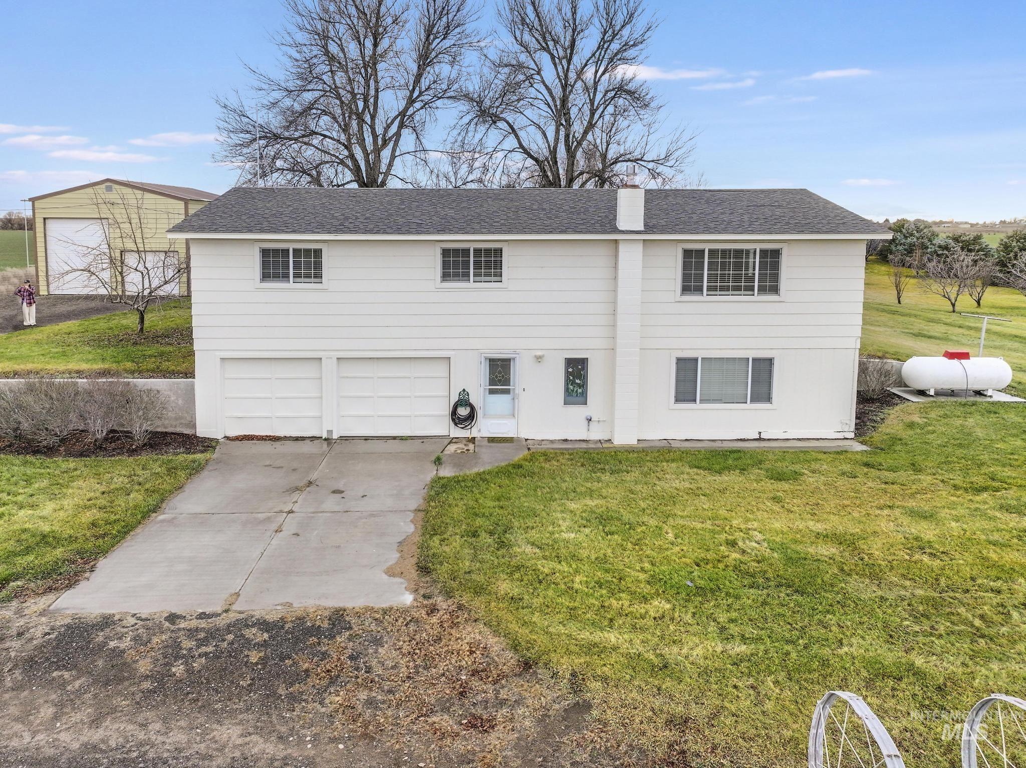 2251 E 1775 S, Gooding, Idaho 83330-6157, 5 Bedrooms, 3.5 Bathrooms, Residential For Sale, Price $585,000, 98970437