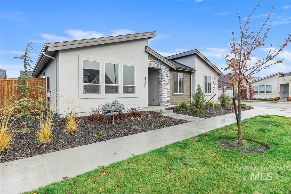 8320 W Meltwater Ln, Eagle, Idaho 83616, 3 Bedrooms, 2 Bathrooms, Residential For Sale, Price $575,000,MLS 98970439