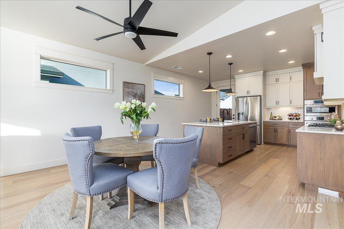 8320 W Meltwater Ln, Eagle, Idaho 83616, 3 Bedrooms, 2 Bathrooms, Residential For Sale, Price $575,000, 98970439