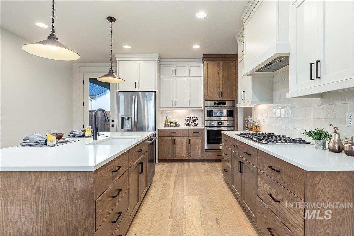 8320 W Meltwater Ln, Eagle, Idaho 83616, 3 Bedrooms, 2 Bathrooms, Residential For Sale, Price $575,000, 98970439