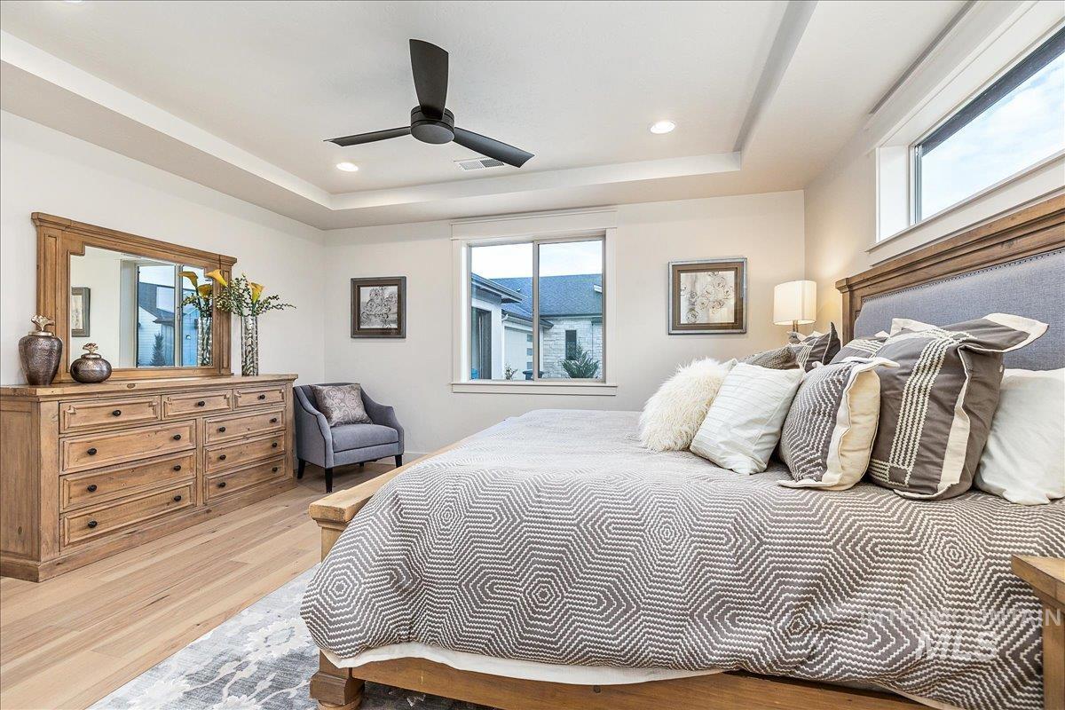 8320 W Meltwater Ln, Eagle, Idaho 83616, 3 Bedrooms, 2 Bathrooms, Residential For Sale, Price $575,000, 98970439