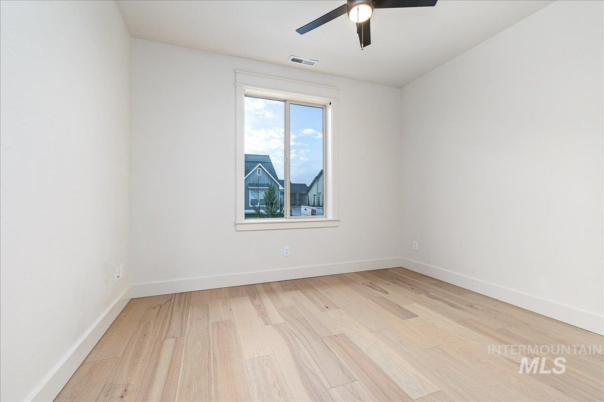 8320 W Meltwater Ln, Eagle, Idaho 83616, 3 Bedrooms, 2 Bathrooms, Residential For Sale, Price $575,000, 98970439