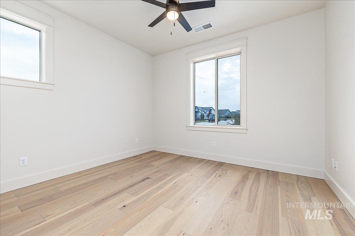 8320 W Meltwater Ln, Eagle, Idaho 83616, 3 Bedrooms, 2 Bathrooms, Residential For Sale, Price $575,000, 98970439