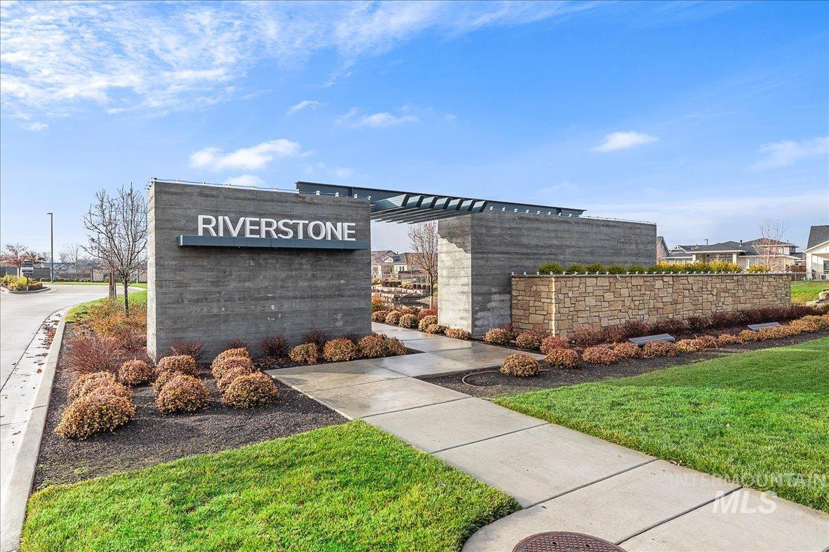 8320 W Meltwater Ln, Eagle, Idaho 83616, 3 Bedrooms, 2 Bathrooms, Residential For Sale, Price $575,000, 98970439