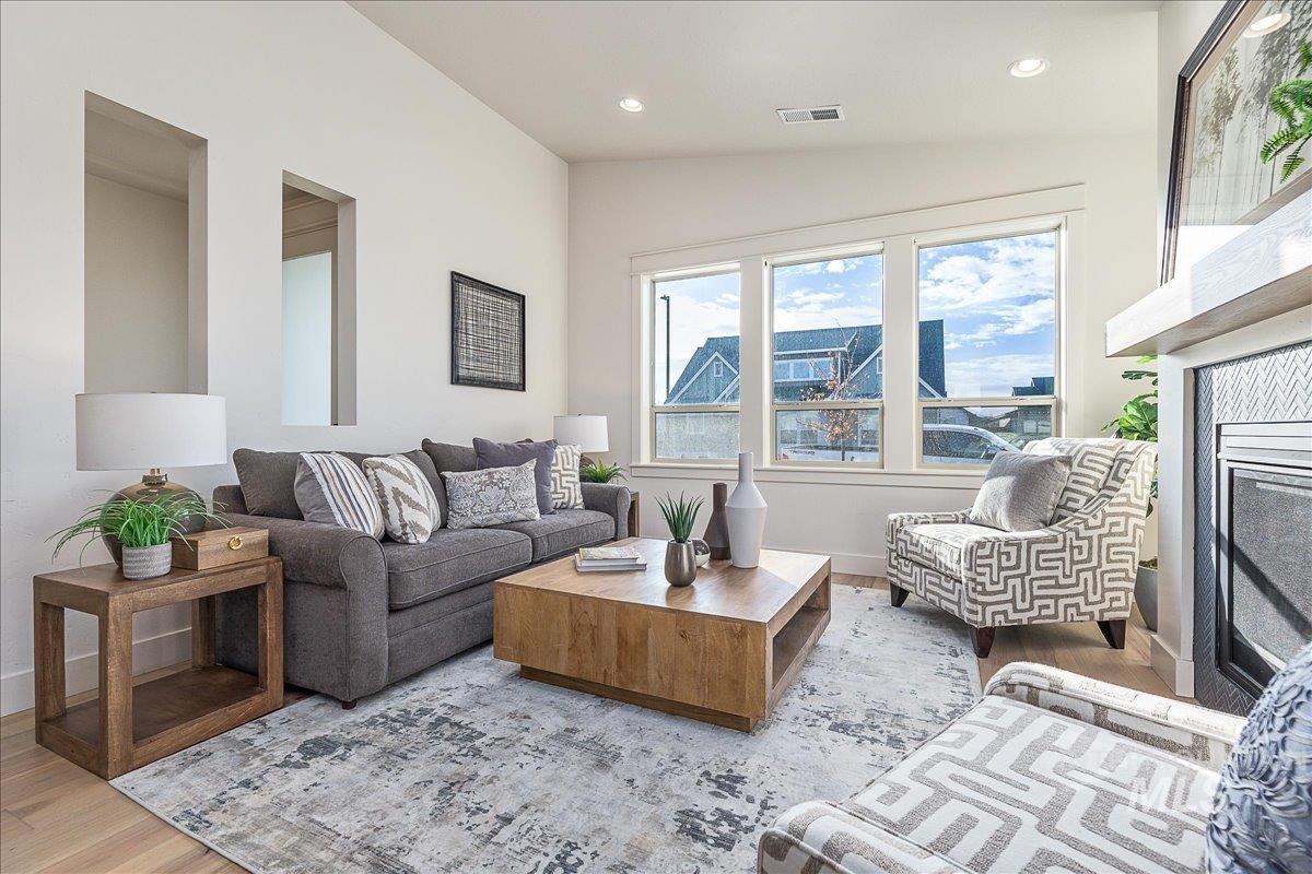 8320 W Meltwater Ln, Eagle, Idaho 83616, 3 Bedrooms, 2 Bathrooms, Residential For Sale, Price $575,000, 98970439