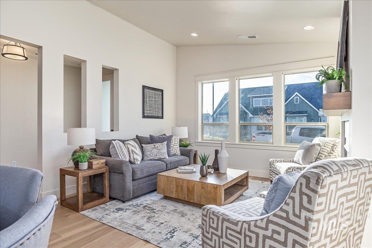 8320 W Meltwater Ln, Eagle, Idaho 83616, 3 Bedrooms, 2 Bathrooms, Residential For Sale, Price $575,000,MLS 98970439