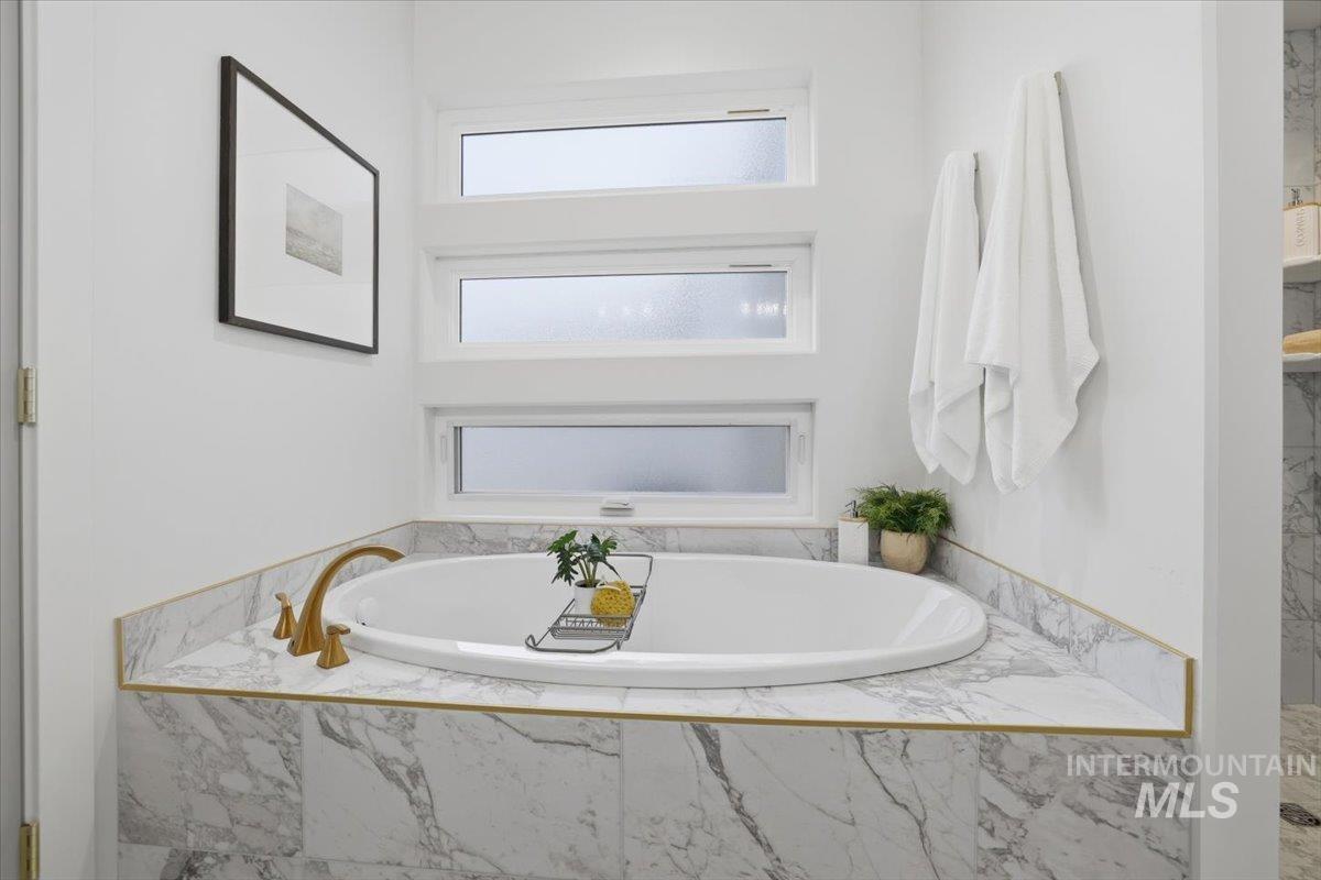 1725 Kayak Rd, Emmett, Idaho 83617, 3 Bedrooms, 2 Bathrooms, Residential For Sale, Price $539,900, 98970445