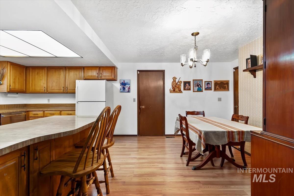 4518 N Bluegrass AVE, Boise, Idaho 83703, 3 Bedrooms, 2 Bathrooms, Residential For Sale, Price $450,000,MLS 98970459