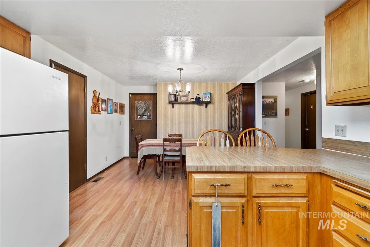 4518 N Bluegrass AVE, Boise, Idaho 83703, 3 Bedrooms, 2 Bathrooms, Residential For Sale, Price $450,000,MLS 98970459