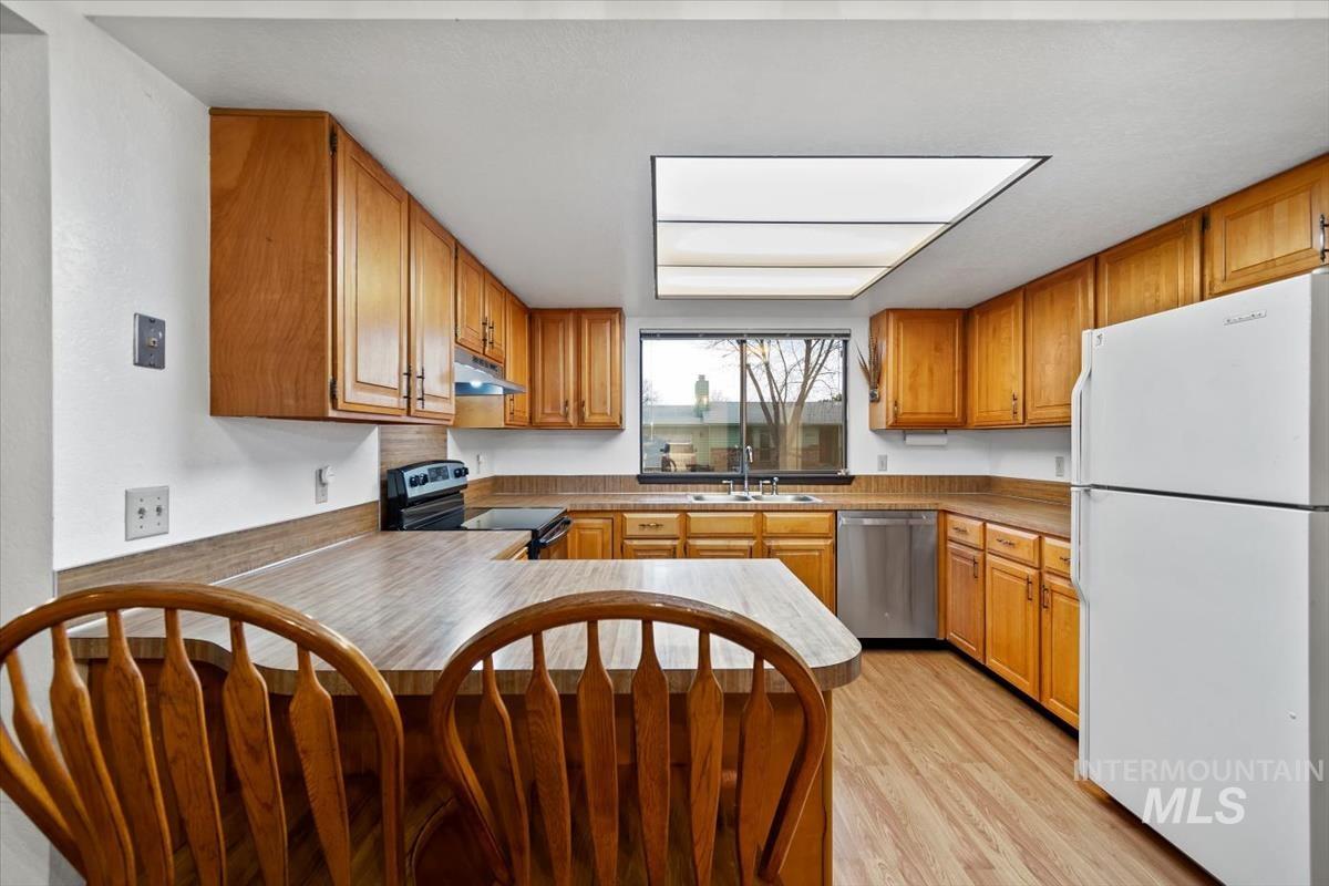 4518 N Bluegrass AVE, Boise, Idaho 83703, 3 Bedrooms, 2 Bathrooms, Residential For Sale, Price $450,000,MLS 98970459