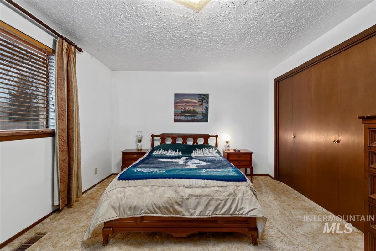 4518 N Bluegrass AVE, Boise, Idaho 83703, 3 Bedrooms, 2 Bathrooms, Residential For Sale, Price $450,000,MLS 98970459