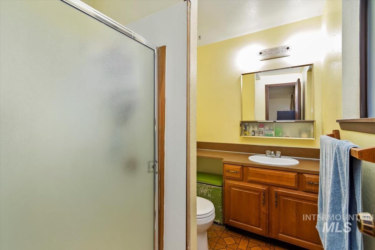 4518 N Bluegrass AVE, Boise, Idaho 83703, 3 Bedrooms, 2 Bathrooms, Residential For Sale, Price $450,000,MLS 98970459