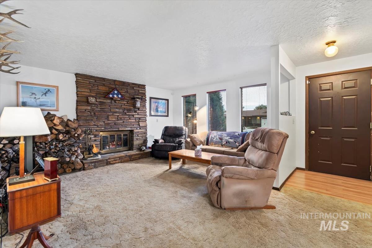 4518 N Bluegrass AVE, Boise, Idaho 83703, 3 Bedrooms, 2 Bathrooms, Residential For Sale, Price $450,000,MLS 98970459