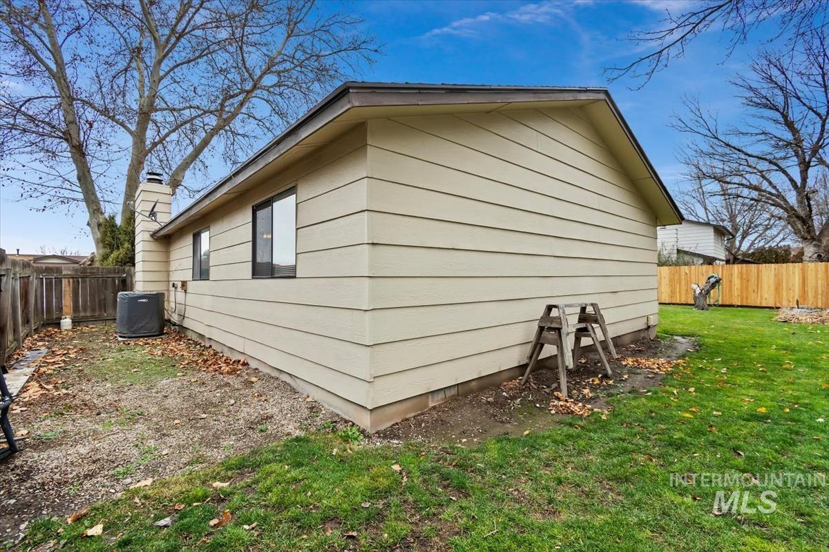 4518 N Bluegrass AVE, Boise, Idaho 83703, 3 Bedrooms, 2 Bathrooms, Residential For Sale, Price $450,000,MLS 98970459