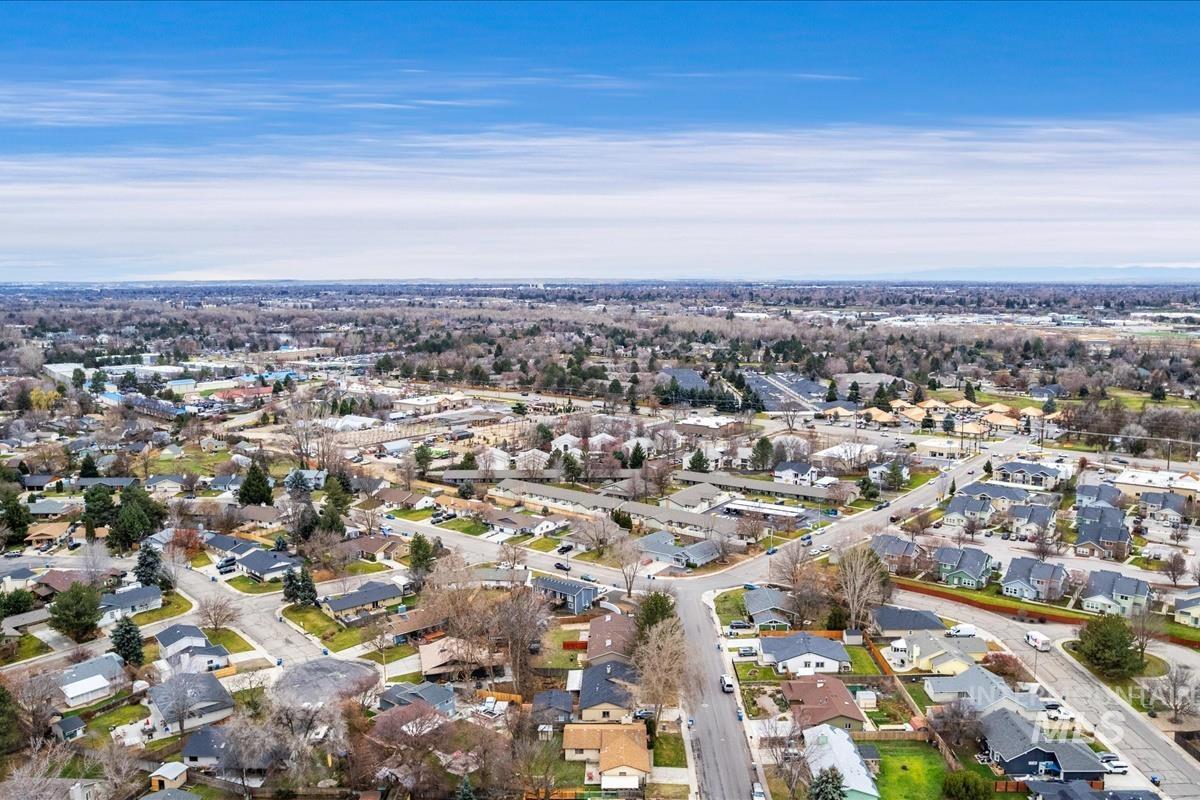 4518 N Bluegrass AVE, Boise, Idaho 83703, 3 Bedrooms, 2 Bathrooms, Residential For Sale, Price $450,000,MLS 98970459