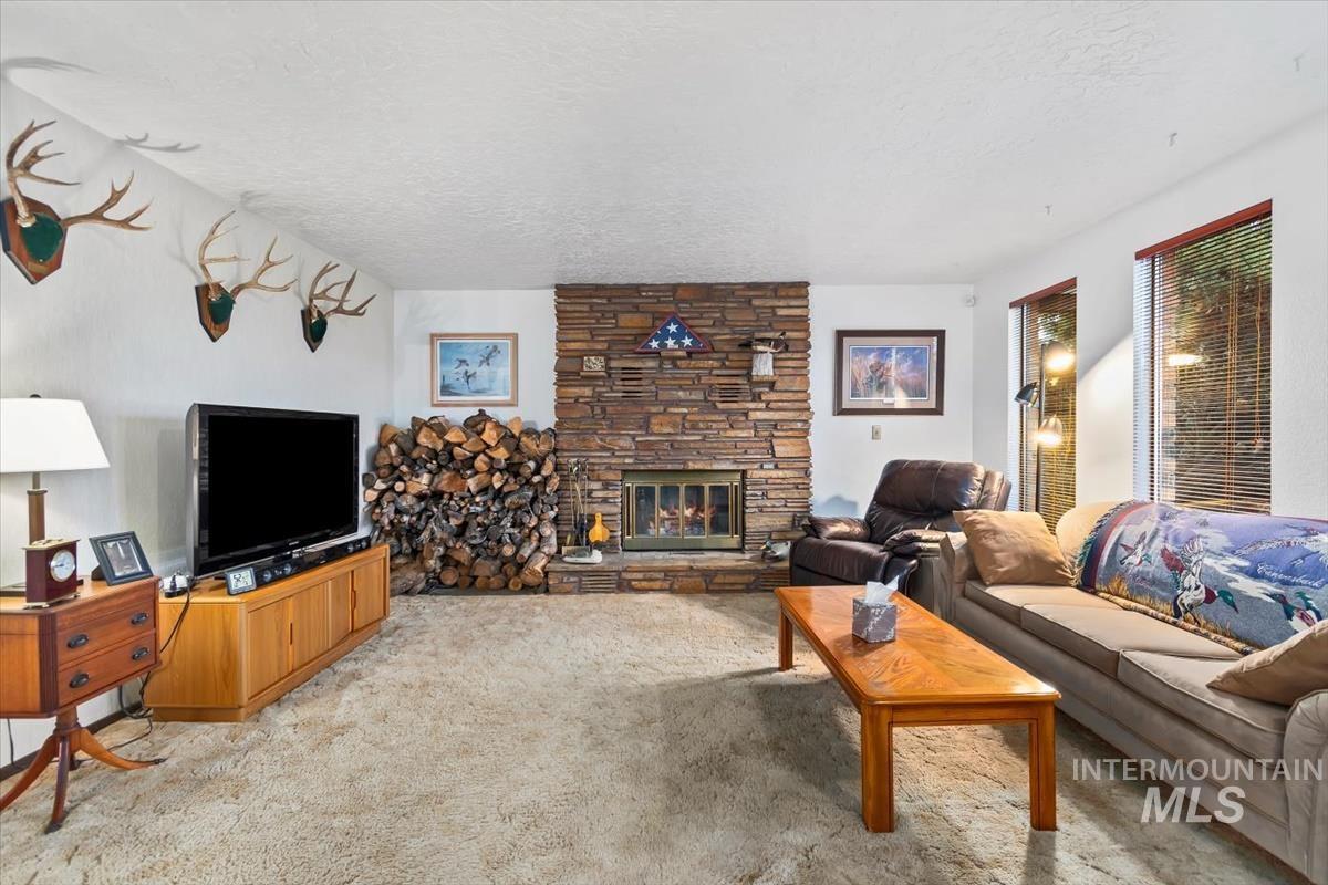 4518 N Bluegrass AVE, Boise, Idaho 83703, 3 Bedrooms, 2 Bathrooms, Residential For Sale, Price $450,000,MLS 98970459