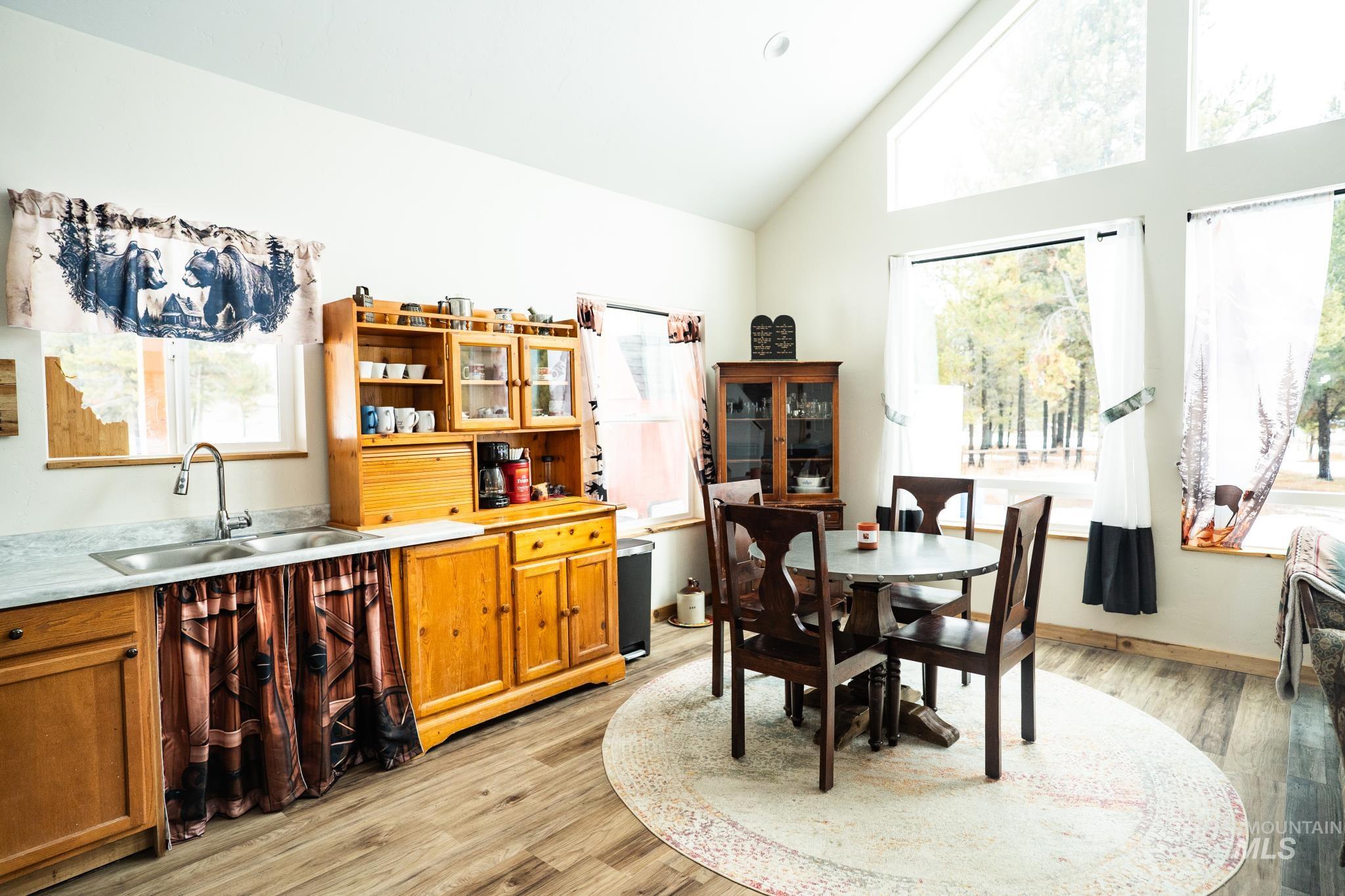 22 W Prospectors Drive, Cascade, Idaho 83611, 1 Bedroom, 1 Bathroom, Residential For Sale, Price $499,900,MLS 98970462