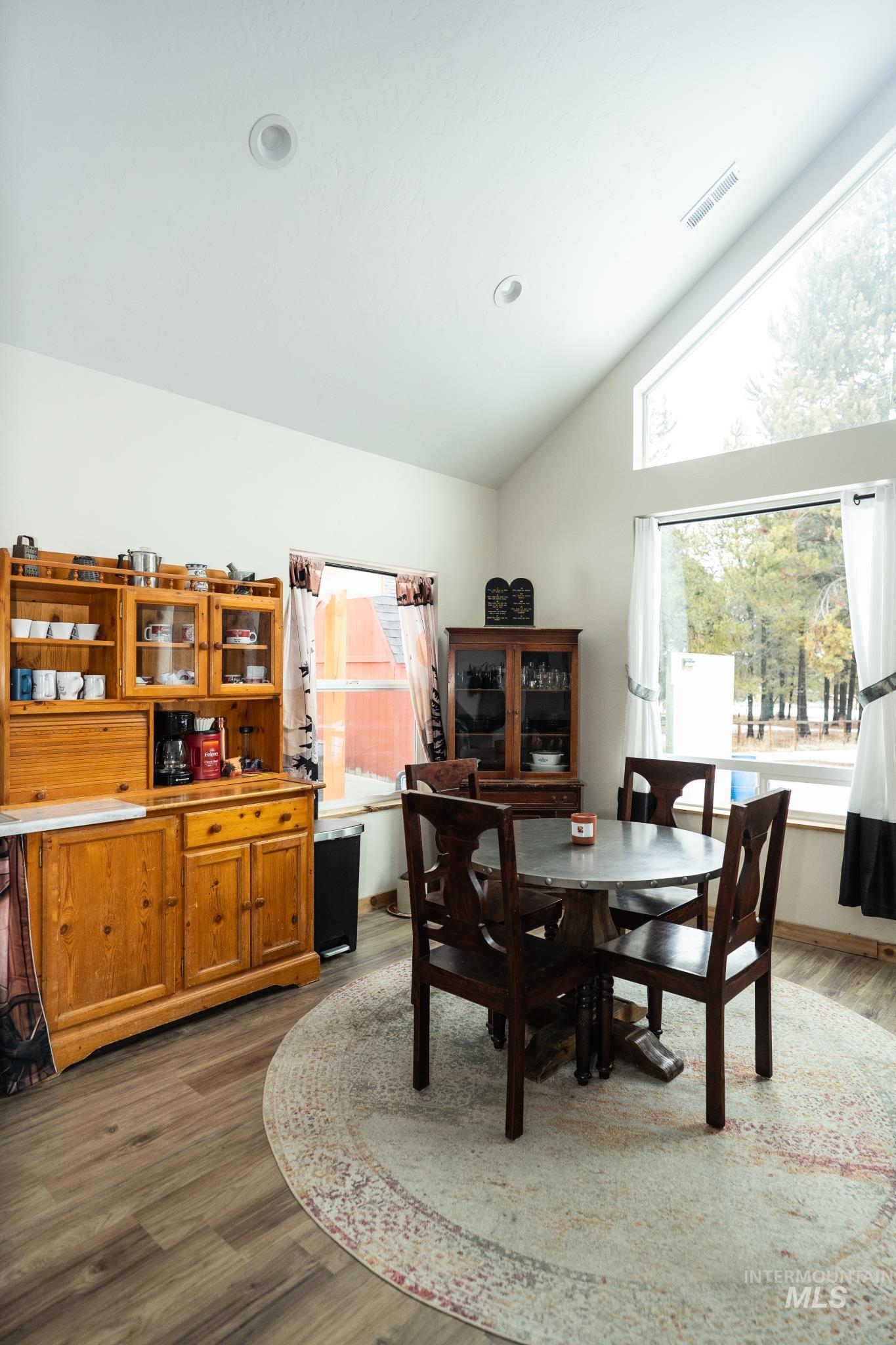 22 W Prospectors Drive, Cascade, Idaho 83611, 1 Bedroom, 1 Bathroom, Residential For Sale, Price $499,900,MLS 98970462