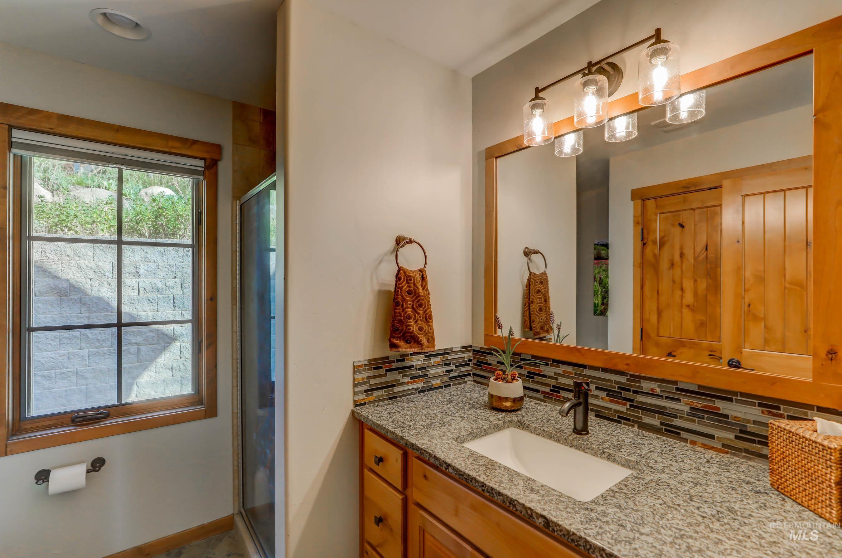 17 Golden Bench Court, Donnelly, Idaho 83615, 2 Bedrooms, 3 Bathrooms, Residential For Sale, Price $895,000, 98970471