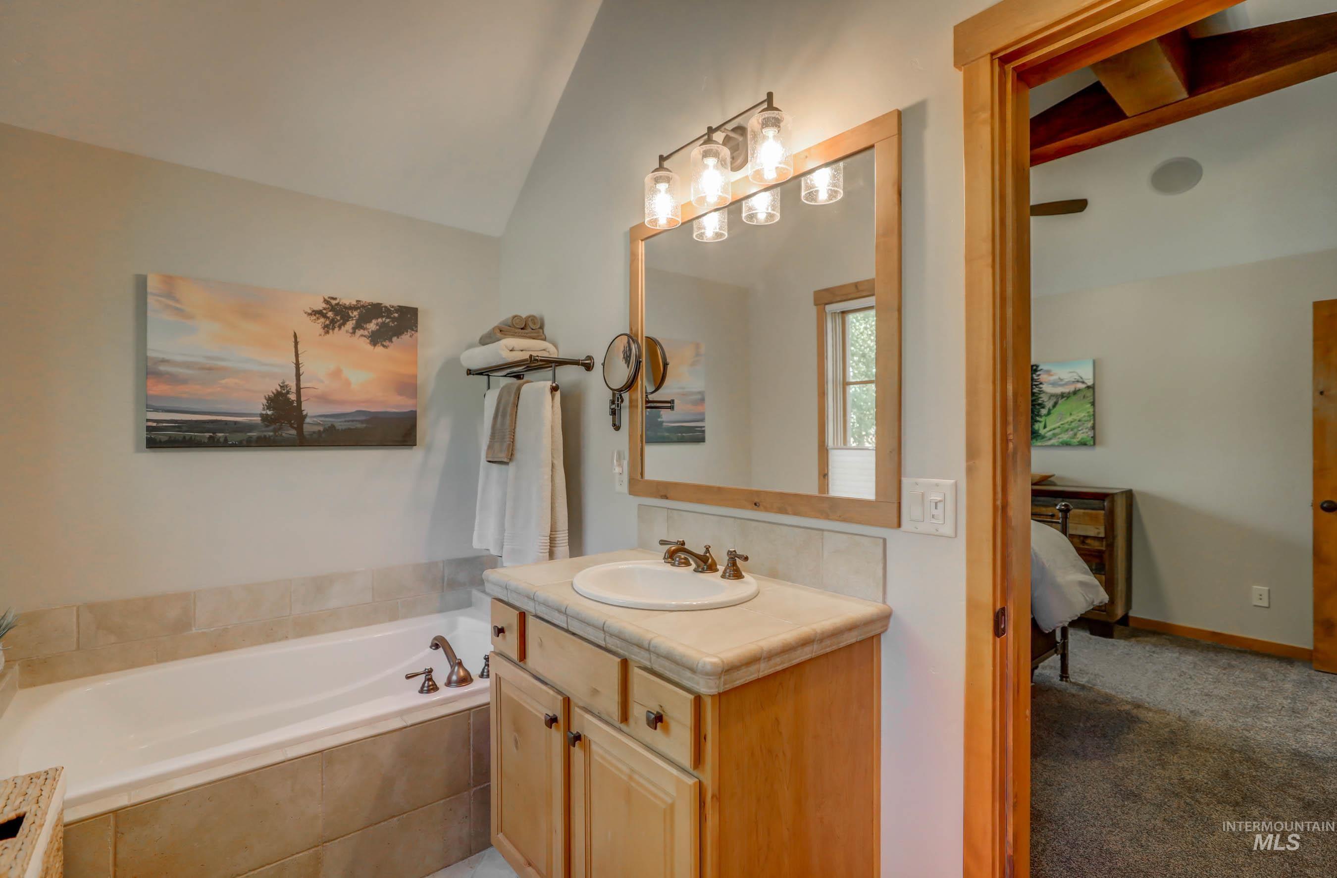 17 Golden Bench Court, Donnelly, Idaho 83615, 2 Bedrooms, 3 Bathrooms, Residential For Sale, Price $895,000, 98970471