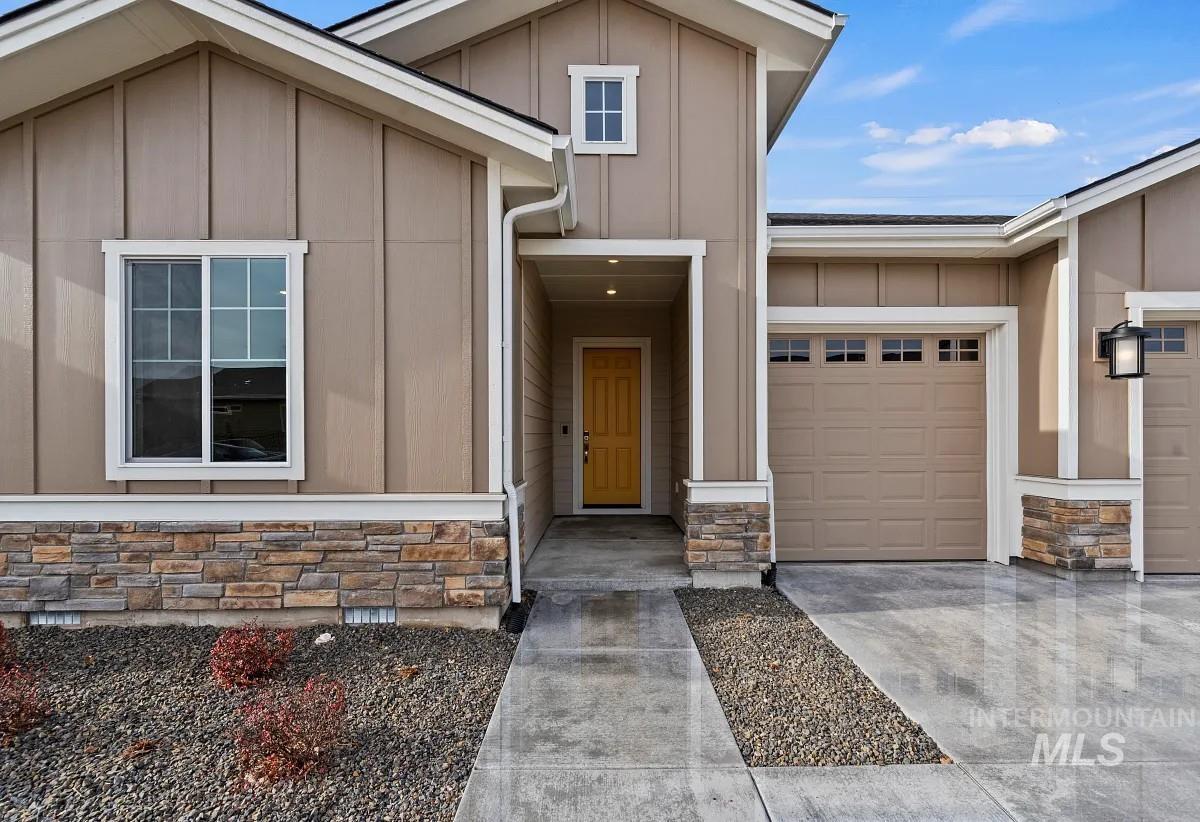 11819 S Glory Ln, Kuna, Idaho 83634-2617, 3 Bedrooms, 3 Bathrooms, Residential For Sale, Price $673,789,MLS 98970479