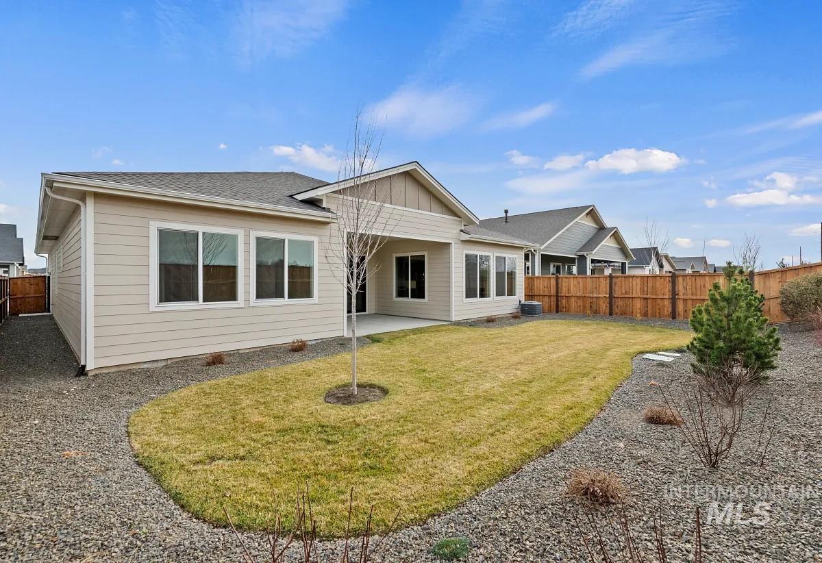 11819 S Glory Ln, Kuna, Idaho 83634-2617, 3 Bedrooms, 3 Bathrooms, Residential For Sale, Price $673,789,MLS 98970479