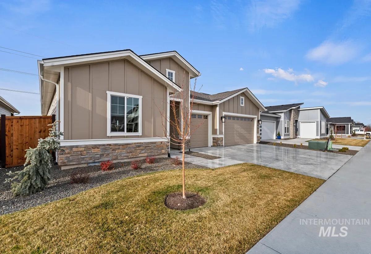11819 S Glory Ln, Kuna, Idaho 83634-2617, 3 Bedrooms, 3 Bathrooms, Residential For Sale, Price $673,789,MLS 98970479