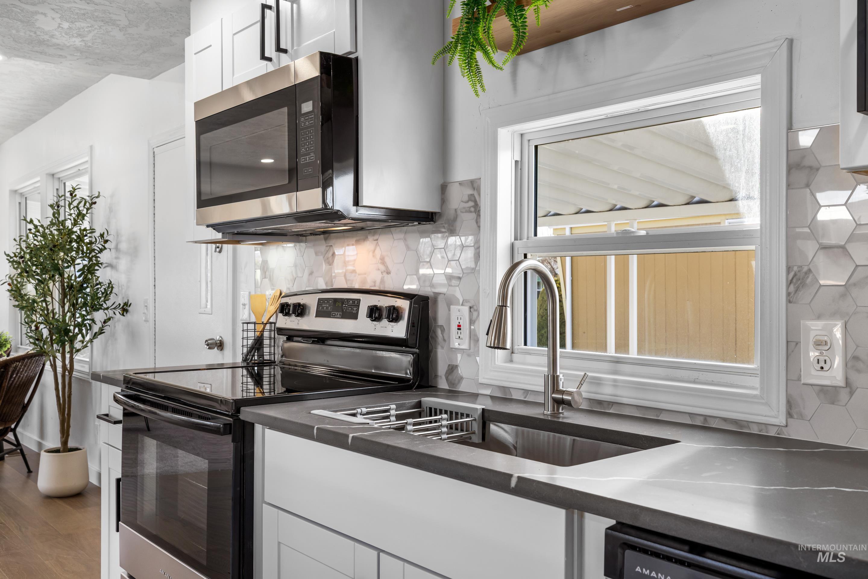 5637 Fairfax Ln, Boise, Idaho 83714, 2 Bedrooms, 1 Bathroom, Residential For Sale, Price $128,900,MLS 98970480