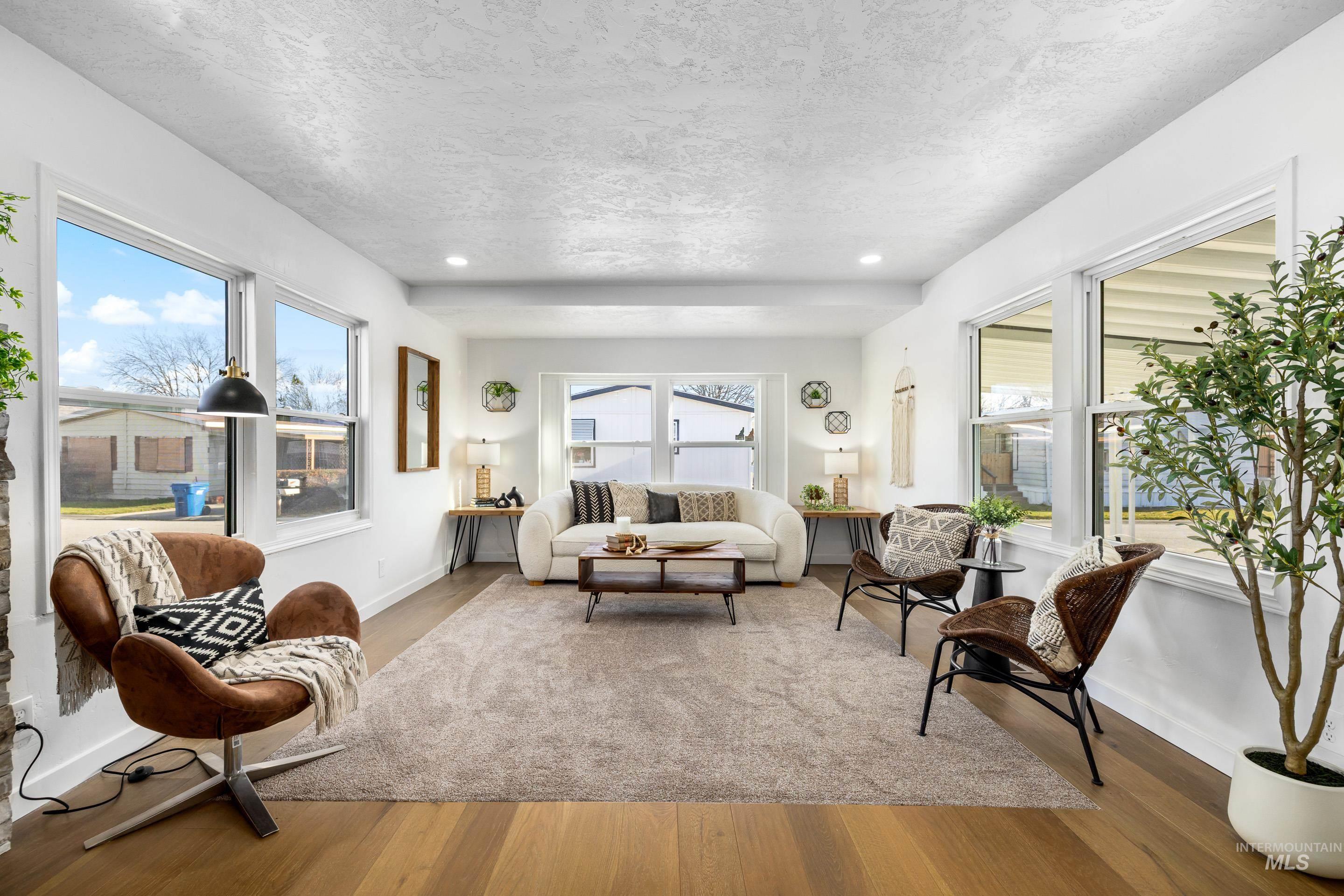 5637 Fairfax Ln, Boise, Idaho 83714, 2 Bedrooms, 1 Bathroom, Residential For Sale, Price $128,900,MLS 98970480